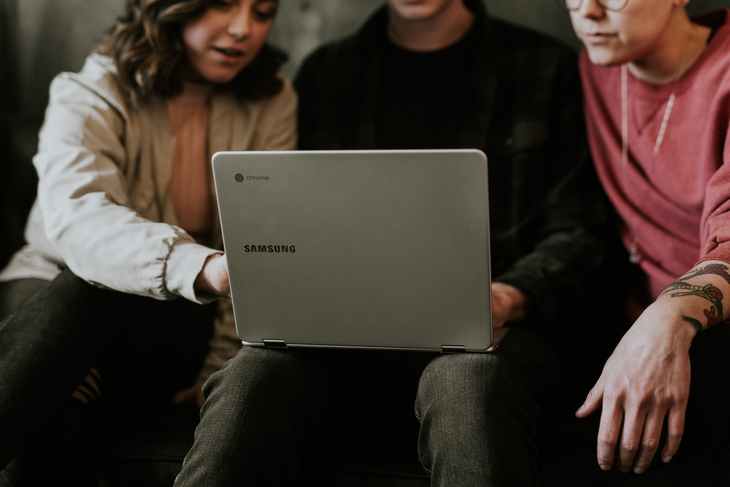 students using chromebook